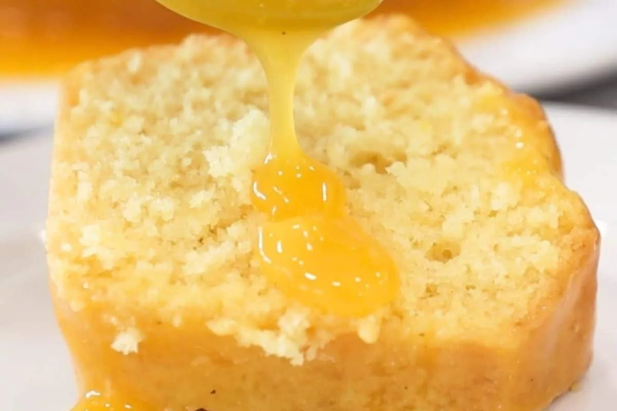 Bolo de maracujá rápido e fofinho: receita fácil da Isamara Amâncio que sempre dá certo