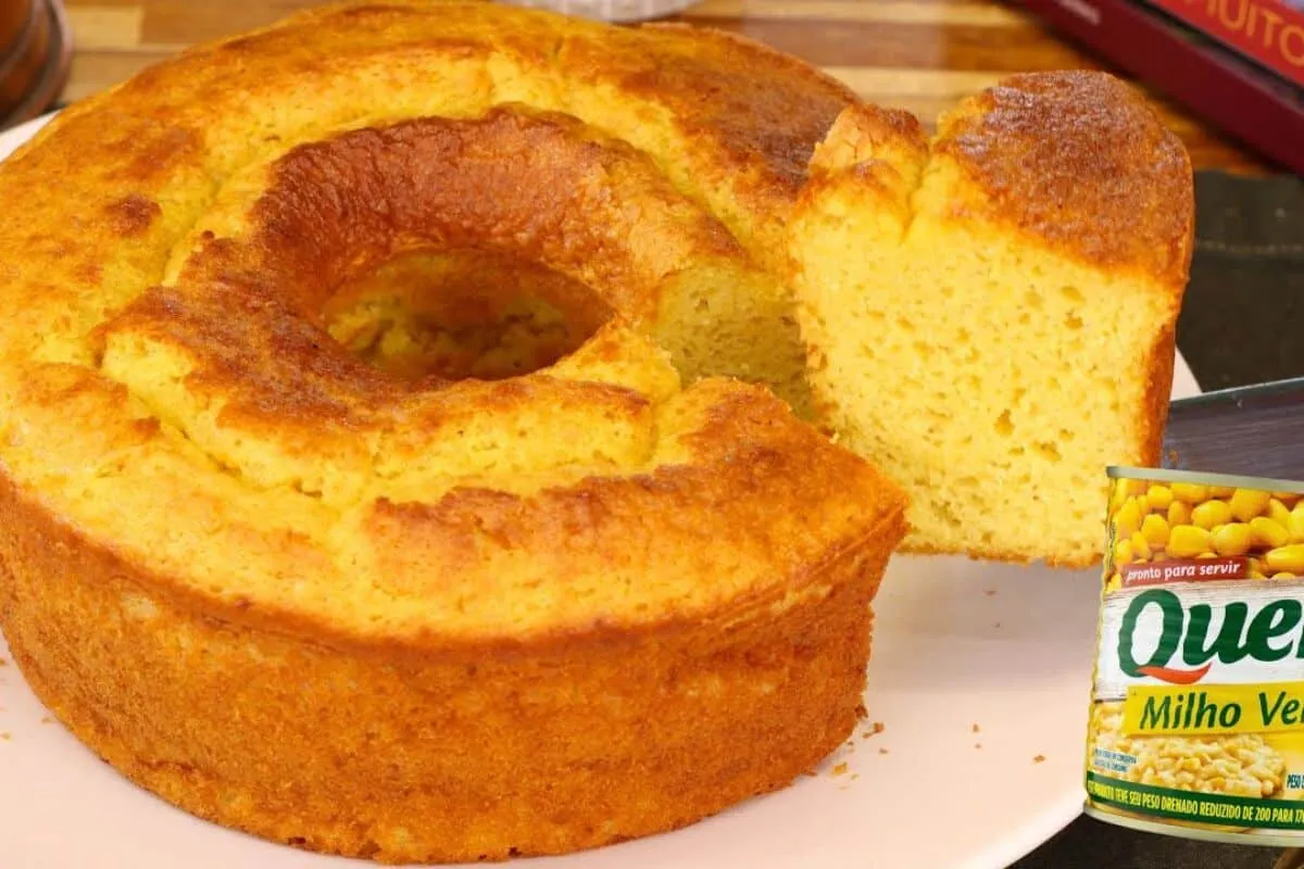 Bolo de milho de latinha super fofinho e fácil de fazer para acompanhar seu cafezinho
