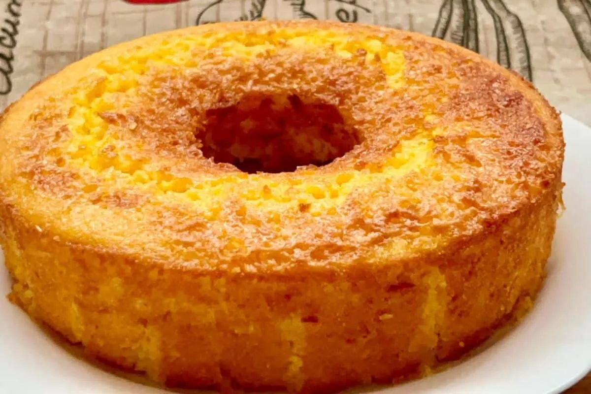 Bolo de milho sem farinha e sem lactose: grande, fofinho e cremoso que você faz no liquidificador