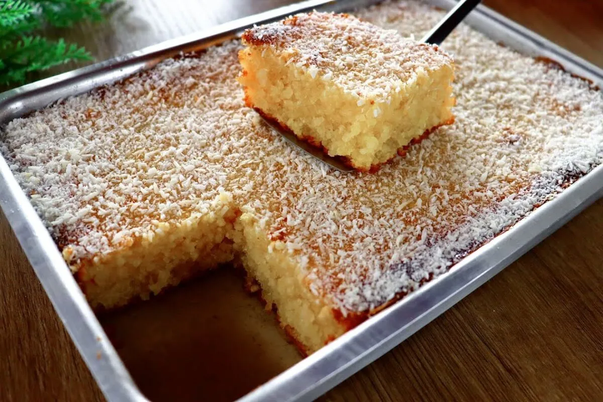 Bolo de tapioca granulada delicioso sem farinha e com aquele sabor de roça