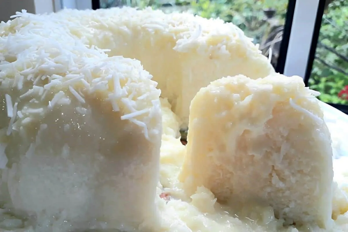 Bolo de tapioca que não vai ao forno é só misturar os ingredientes e levar à geladeira uma delícia