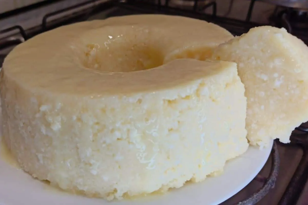 Bolo de tapioca sem ovo e que não vai ao forno: uma delícia que leva poucos ingredientes