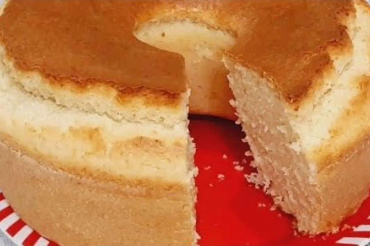 Bolo fofinho sem trigo e sem liquidificador: a receita deliciosa para o café da manhã