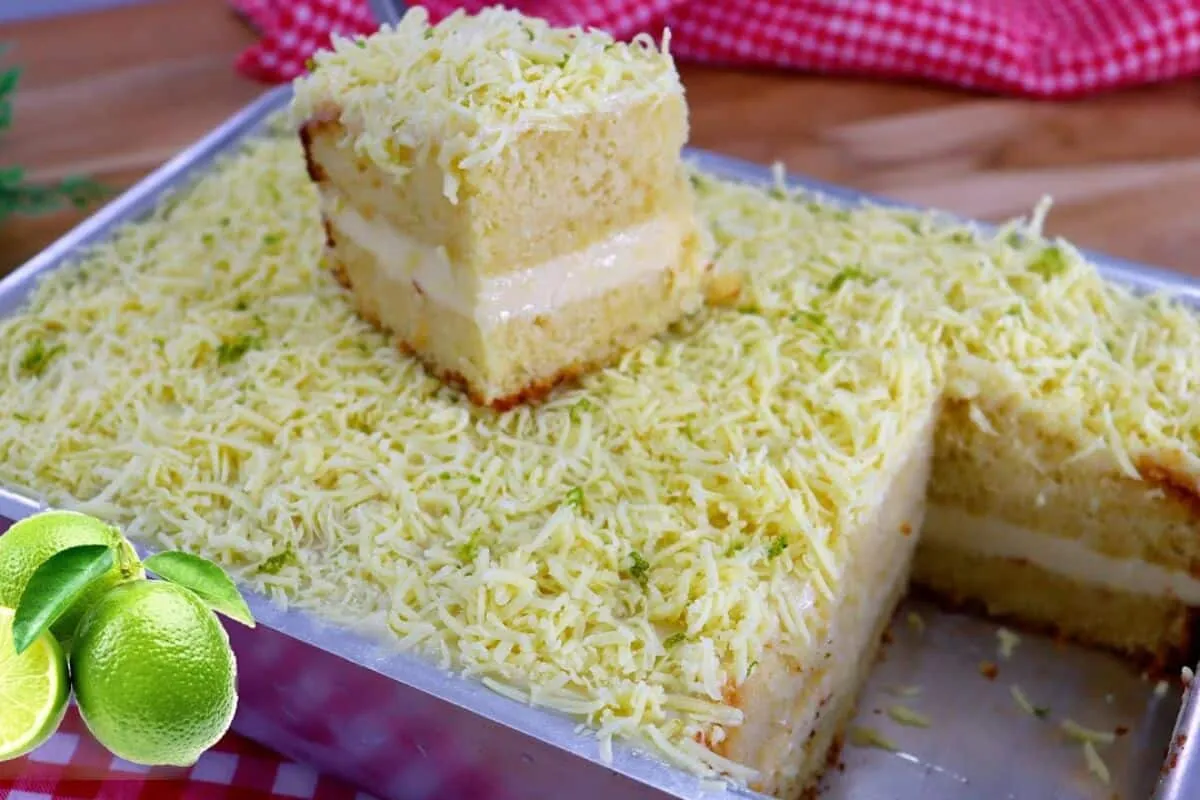 Bolo gelado de limão bem molhadinho e refrescante para o seu lanche da tarde em família