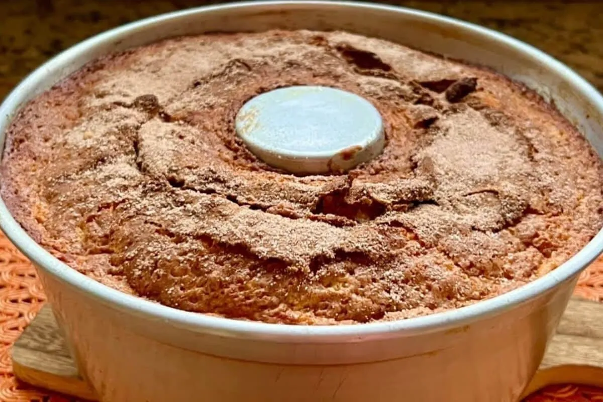 Bolo mágico fofinho e delicioso que vai surpreender sua família com sabor e tamanho