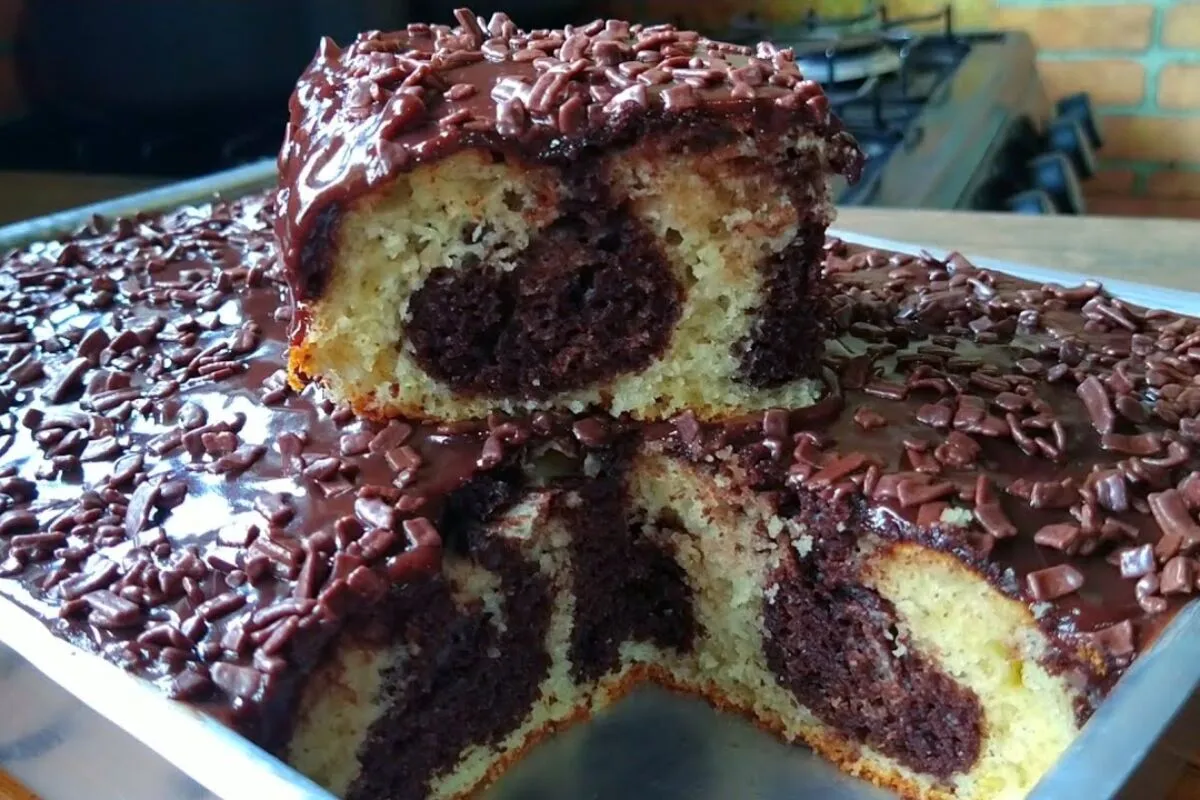 Bolo mesclado: muito fofinho, úmido, e com aquele visual lindo que vai surpreender a todos