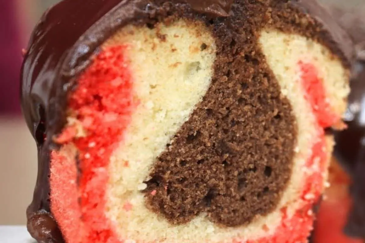 Bolo mesclado napolitano: receita da Isamara Amâncio, delicioso para a sobremesa de fim de ano