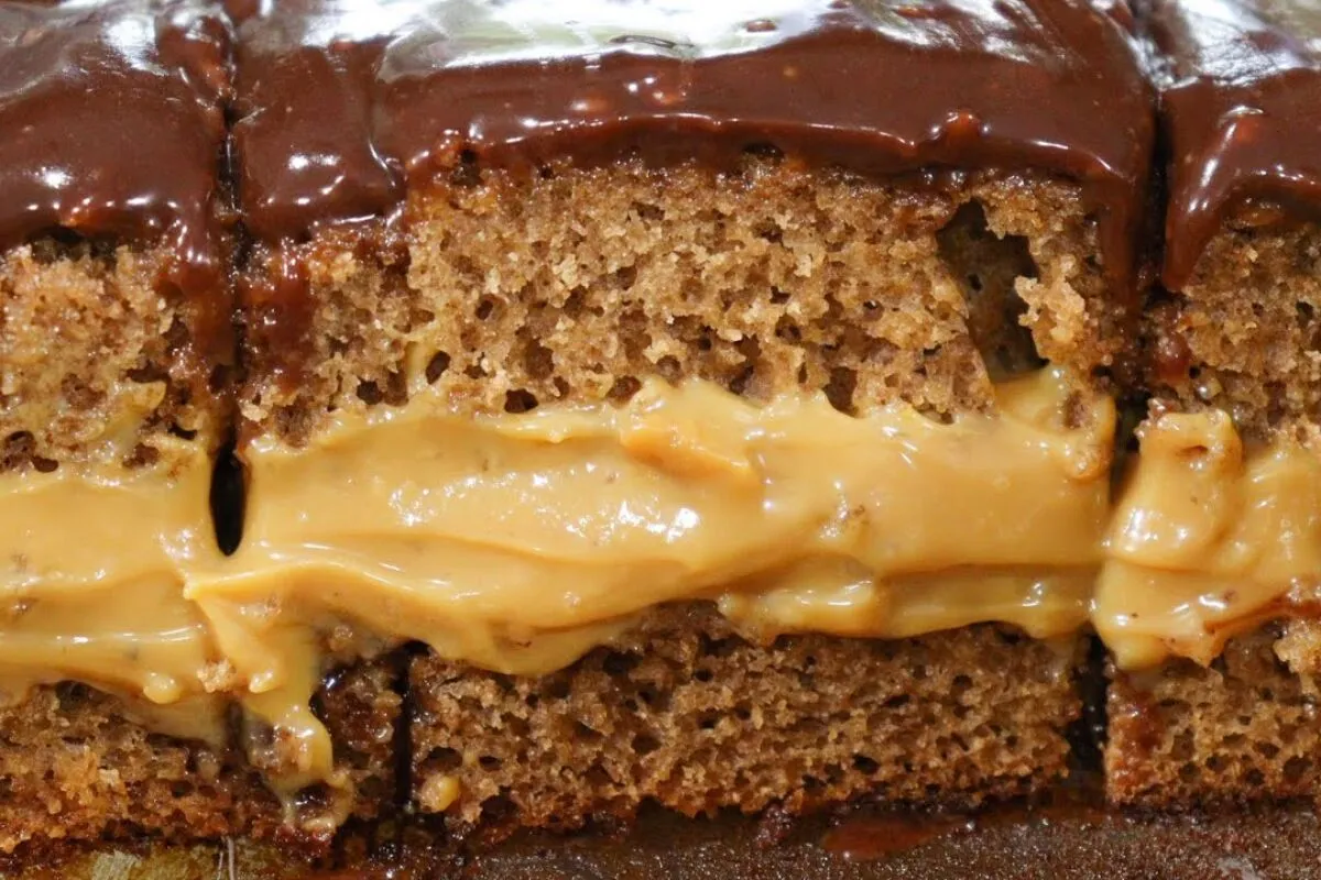 Bolo pão de mel recheado com doce de leite irresistível e super fácil de fazer