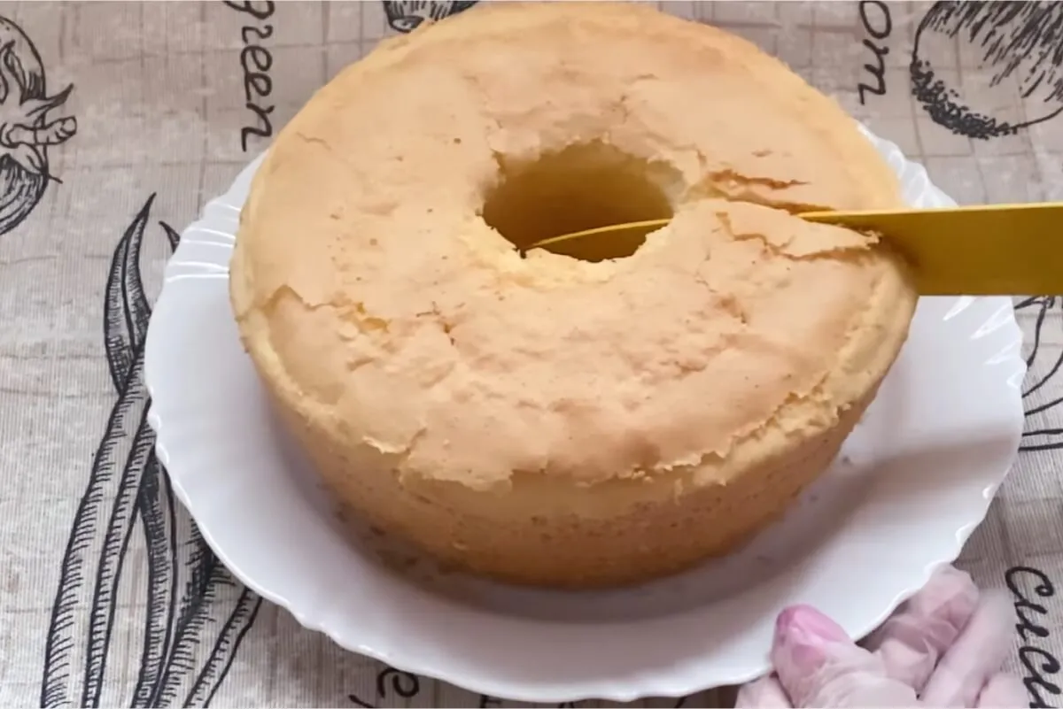 Bolo para intolerantes a glúten e lactose: a receita dos anos 60 para quem é alérgico