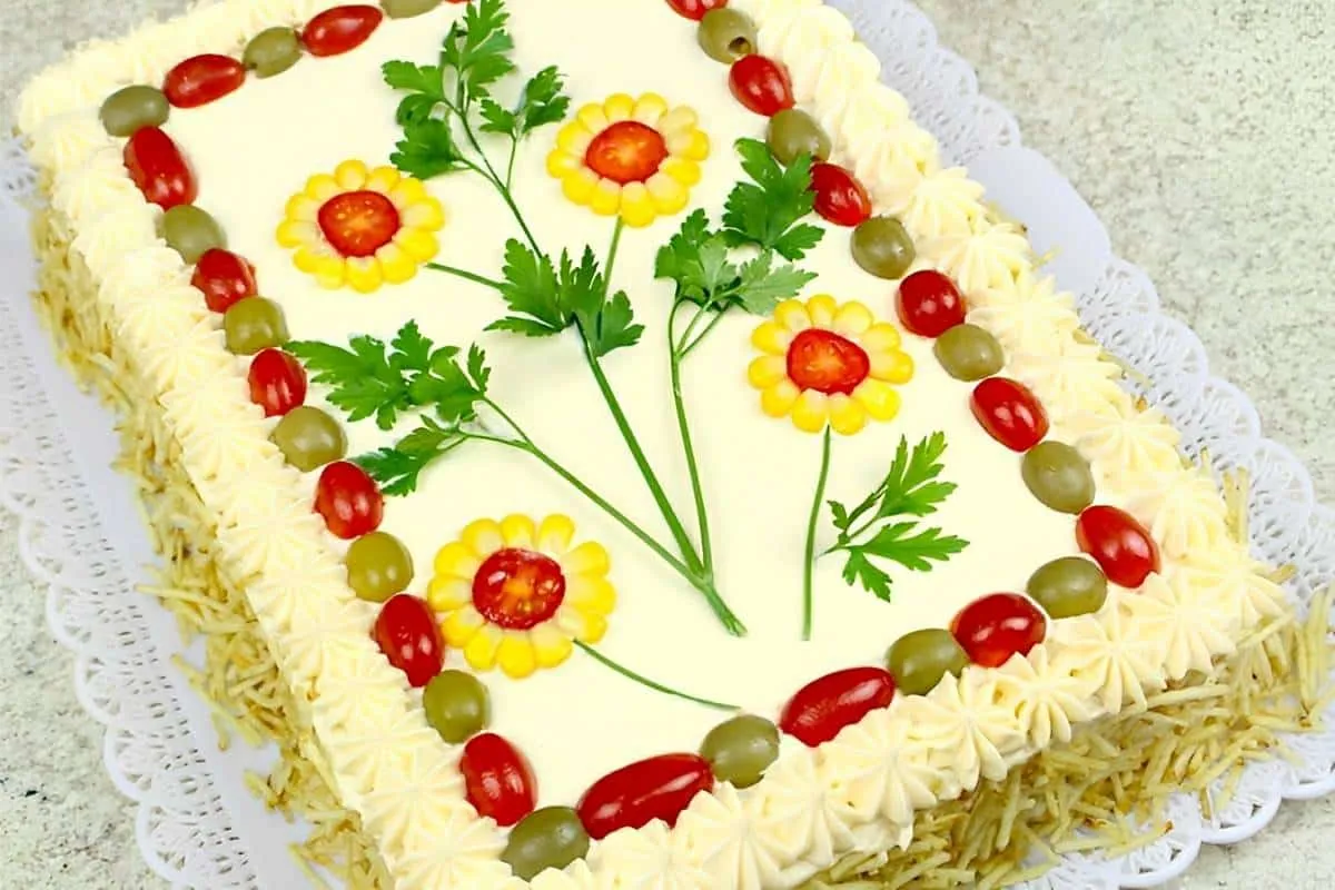 Bolo salgado com pão de forma simples e prático de preparar a receita ideal para o lanche de toda família