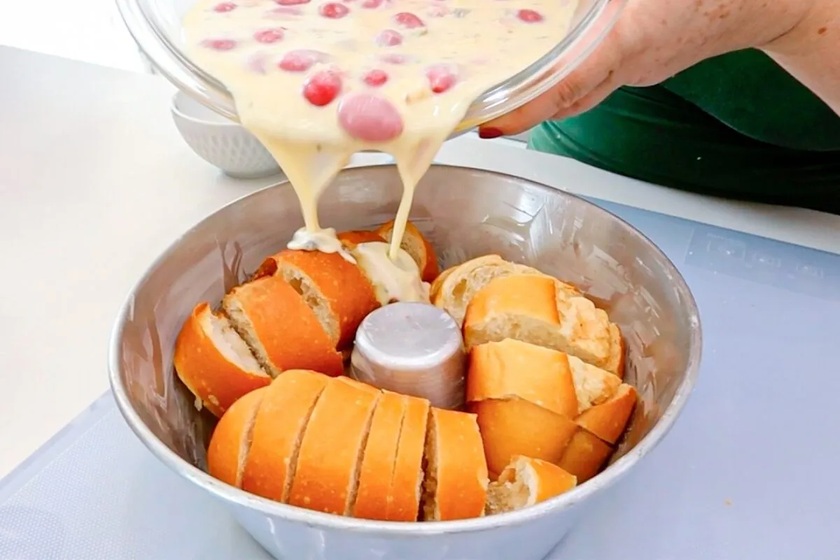 Bolo salgado: este bolo salgado vai salvar seu lanche ou sua mesa de festa de Fim de Ano