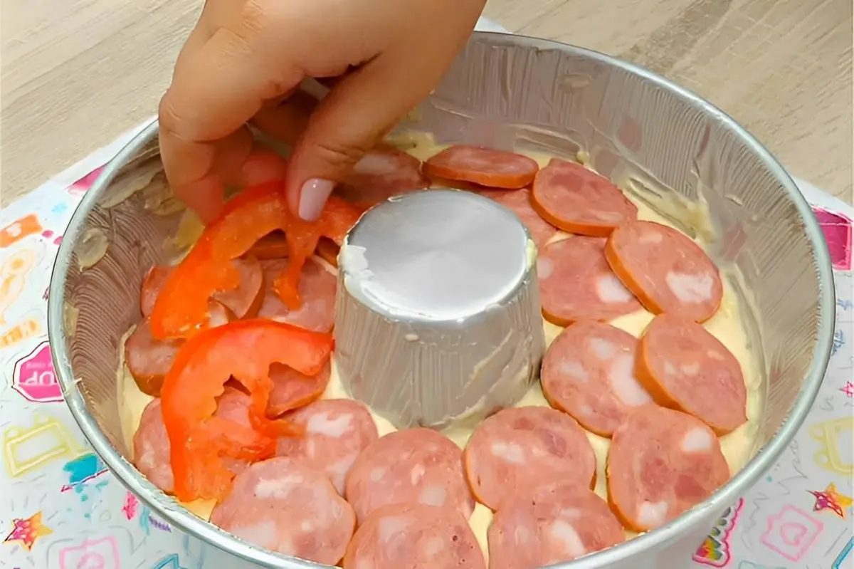 Bolo salgado recheado uma delícia para o seu lanche ou jantar receita de padaria