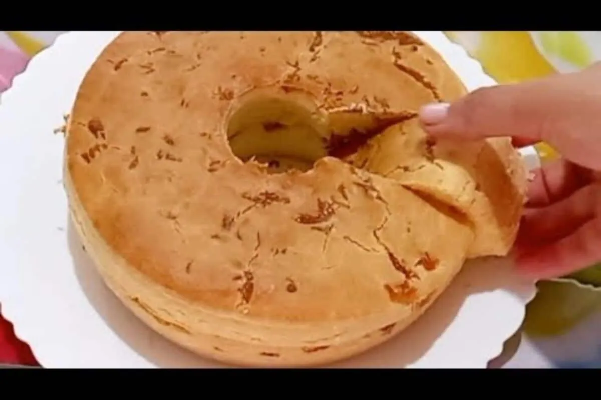 Bolo salgado sem trigo: opção deliciosa e leve para o lanche da tarde que você faz usando poucos ingredientes