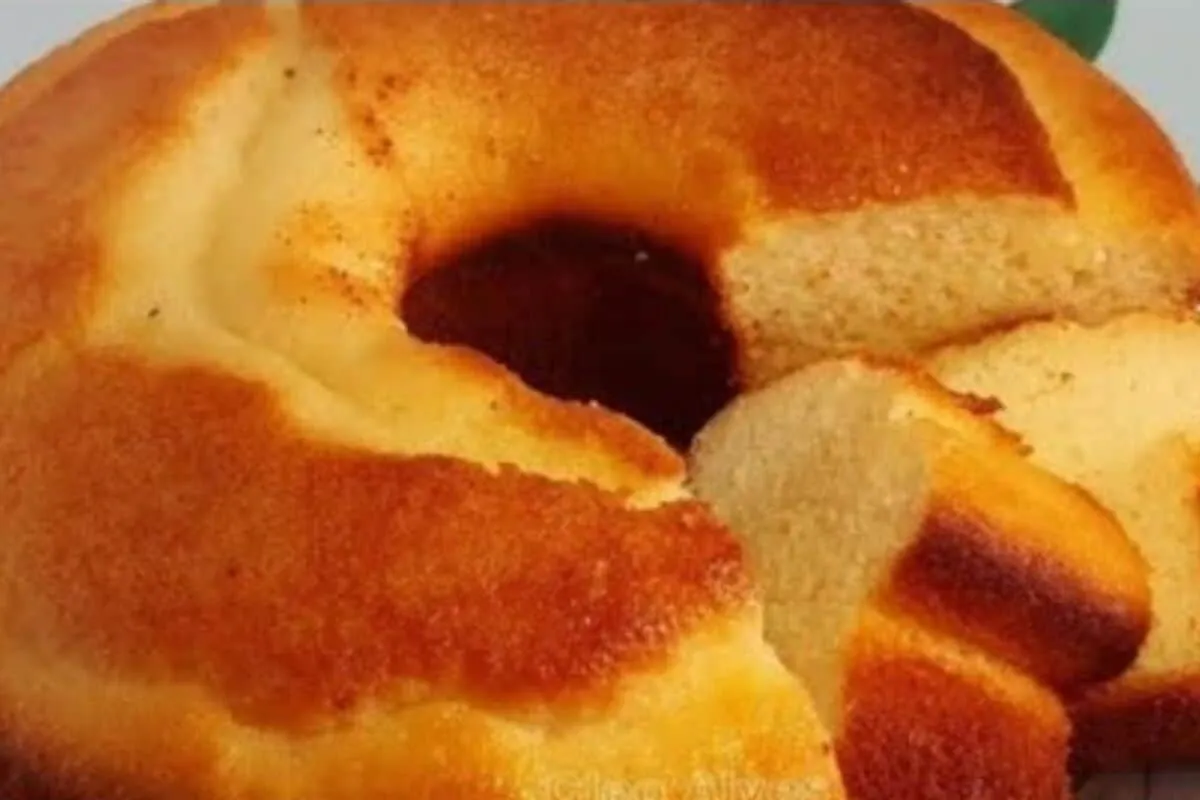 Bolo saudável fofinho sem trigo perfeito para substituir o pão no café