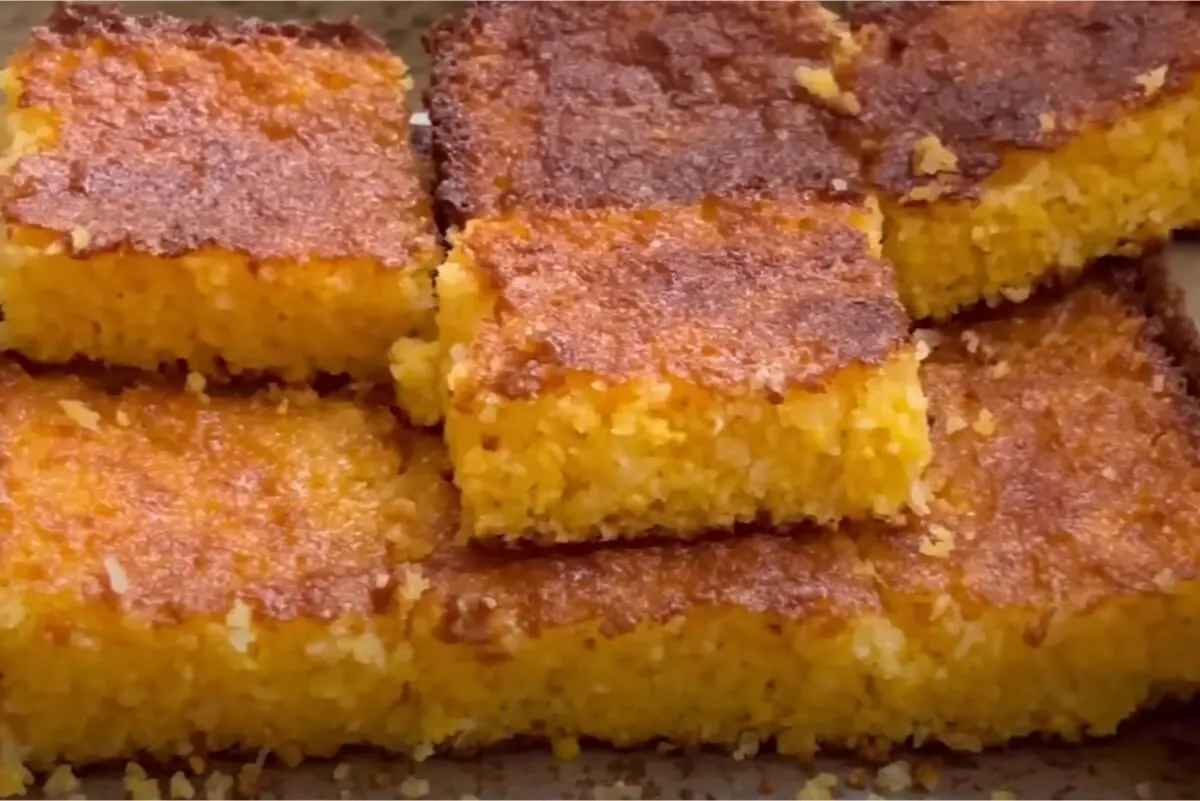 Bolo sem farinha de trigo fofinho para o café da tarde com suas visitas