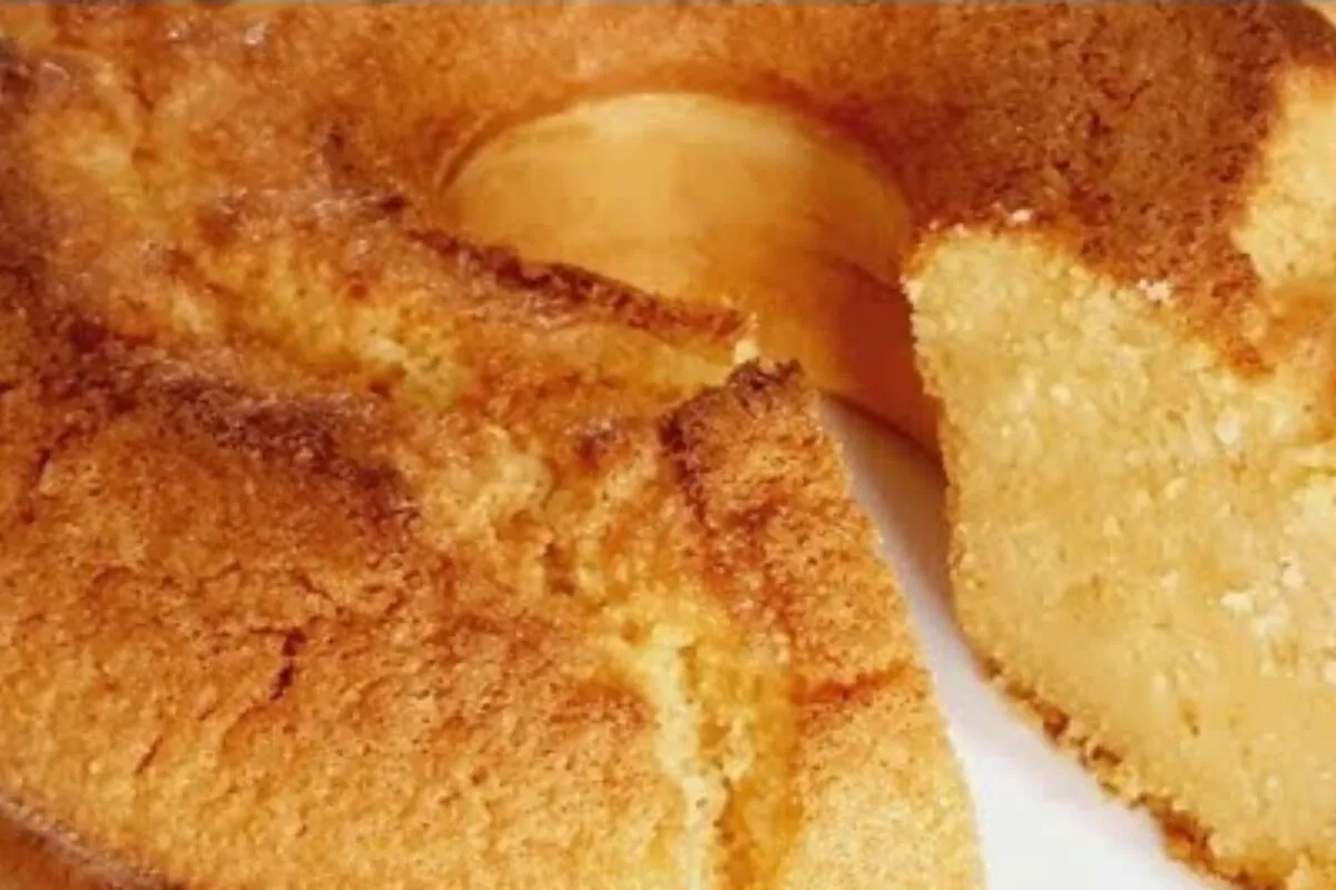 Bolo sem farinha de trigo, que fica fofo e derrete na boca, uma opção perfeita para o seu café