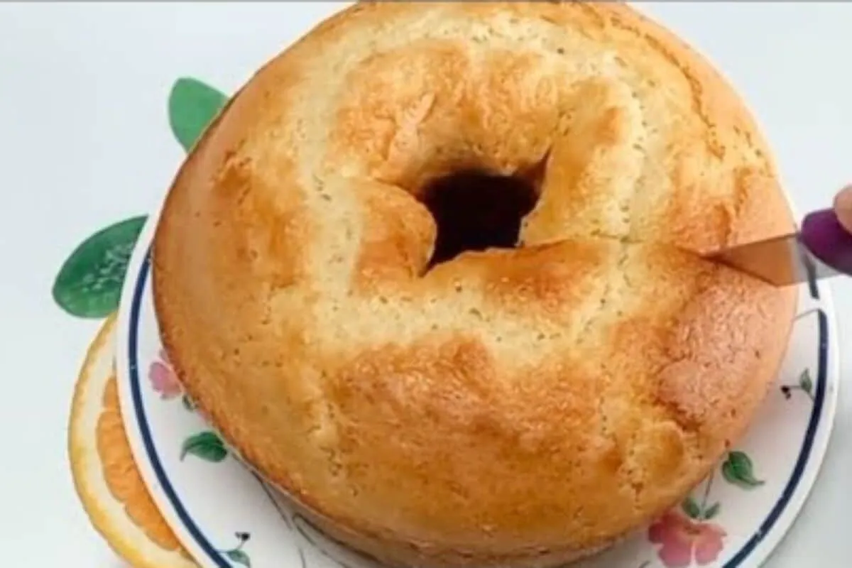 Bolo sem leite: fofinho, leve e econômico, feito sem usar o liquidificador, perfeito para o lanche