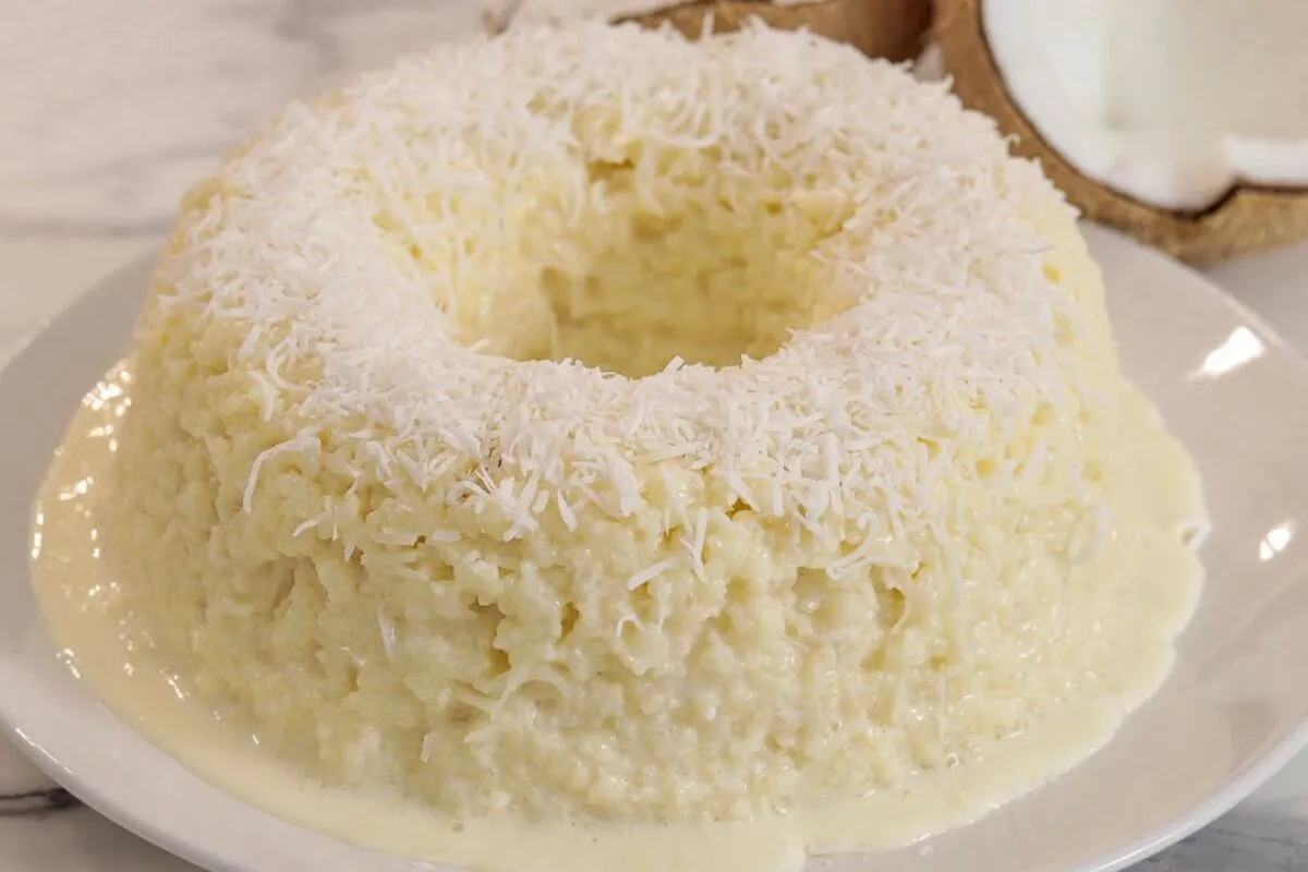 Bolo simples sem forno, uma receita incrível feita sem ovos, que traz praticidade na cozinha