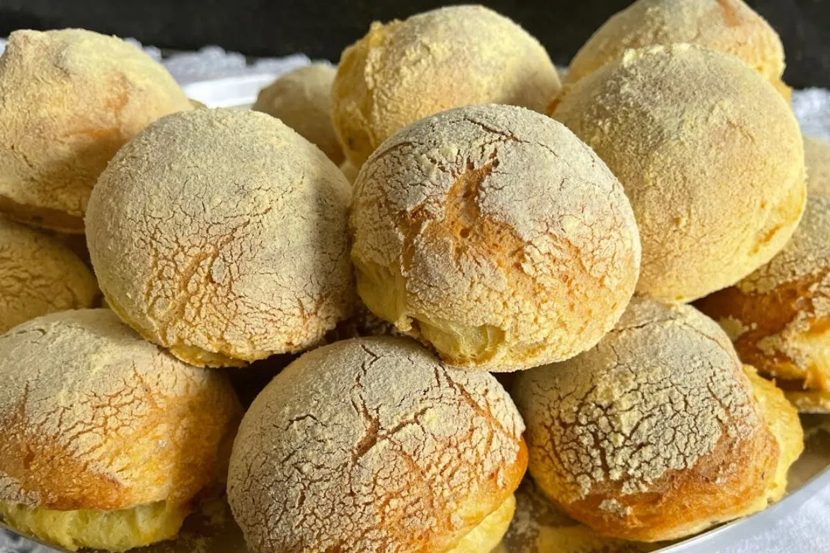 Broa de fubá: a receita caseira e tradicional que é feita igual antigamente para acompanhar seu café da tarde.