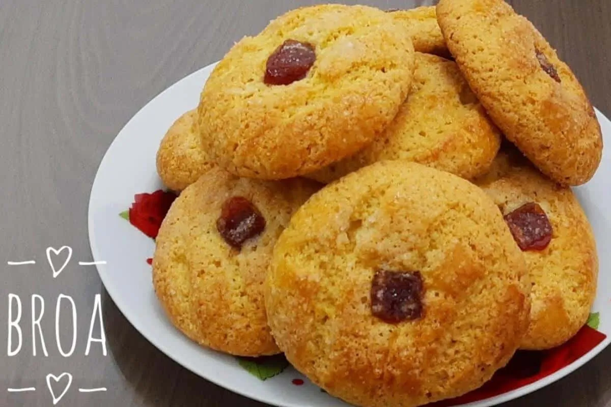 Broa de fubá com goiabada de padaria: desmancha na boca e não dá para comer uma só