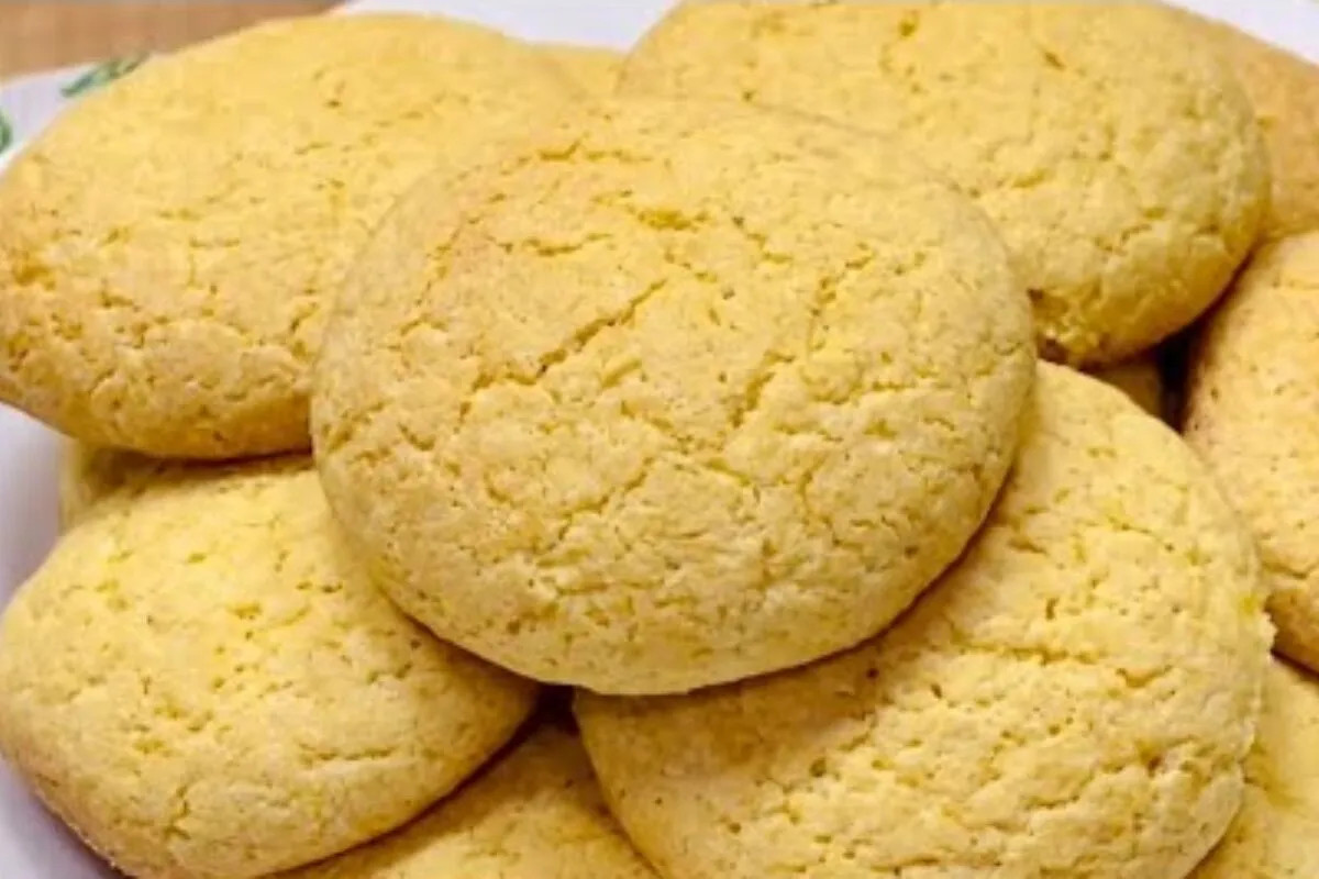 Broa sem farinha de trigo sem leite e derrete na boca com sabor de fazenda