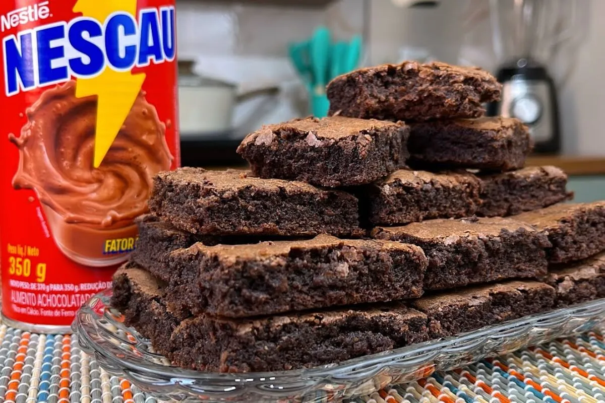 Brownie de Nescau bem chocolatudo e fácil de preparar em casa