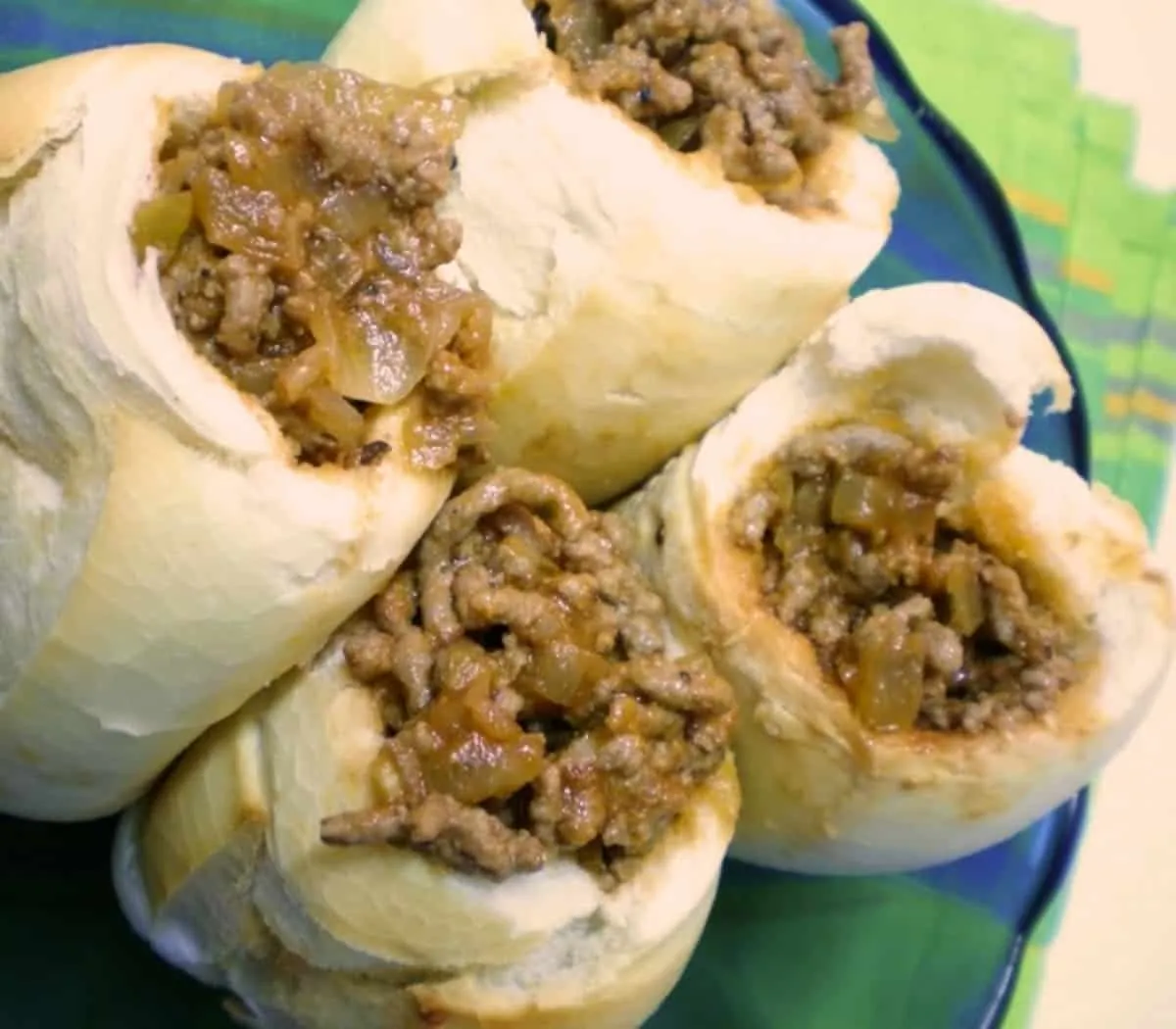 Buraco quente, um lanche de carne moída econômico, delicioso e fácil de fazer