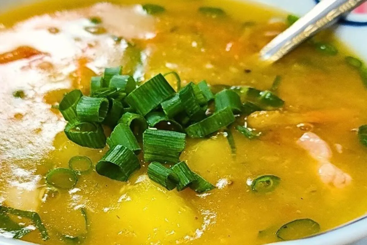 Caldo de mandioca para você preparar um jantar saboroso e mais leve