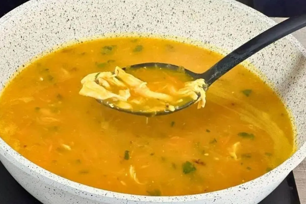 Canja de galinha perfeita da vovó: veja o segredinho especial dessa receita