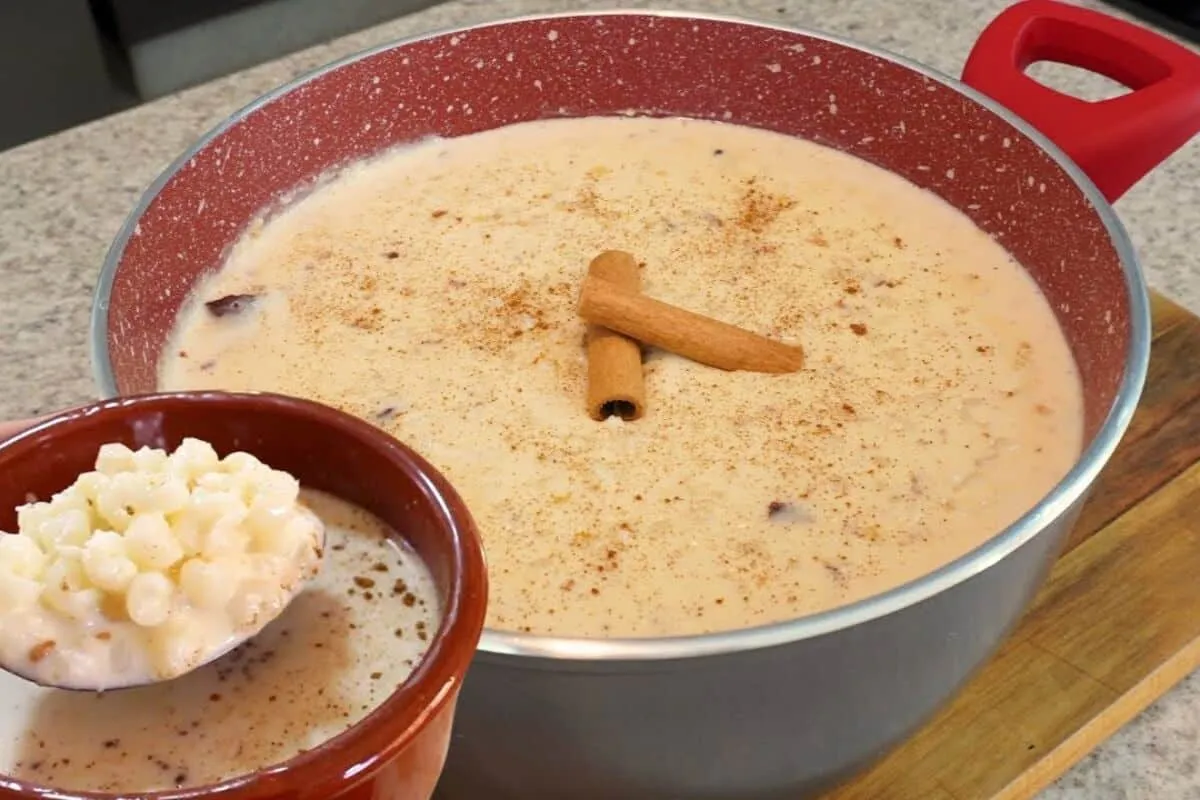 Canjica cremosa perfeita com receita fácil e irresistível para servir em qualquer ocasião
