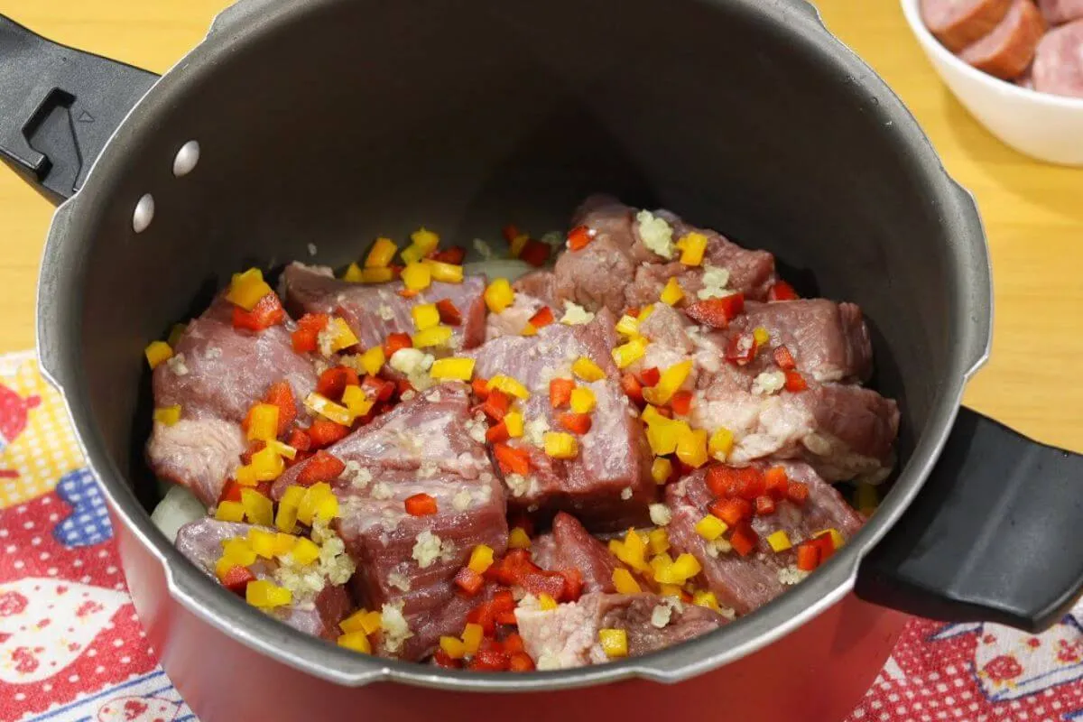 Carne de panela com um tempero secreto que deixa seu almoço ainda mais saboroso
