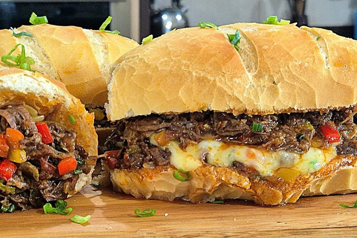 Carne louca suculenta e bem temperada para comer com pão igual as festas dos anos 90