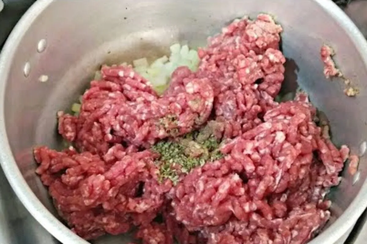 Carne moída com batata rápida e saborosa para uma refeição prática e nutritiva no seu dia a dia