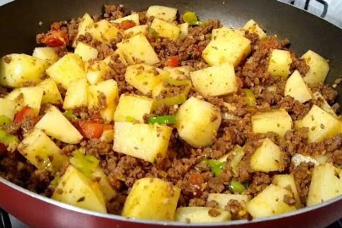 Carne moída com batatas: a opção de almoço simples, econômico e saboroso para o dia a dia
