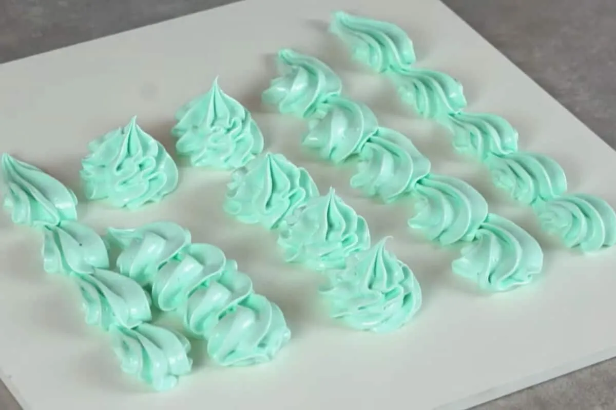 Chantilly caseiro: feito com 3 ingredientes, nunca mais erre o ponto dessa cobertura deliciosa