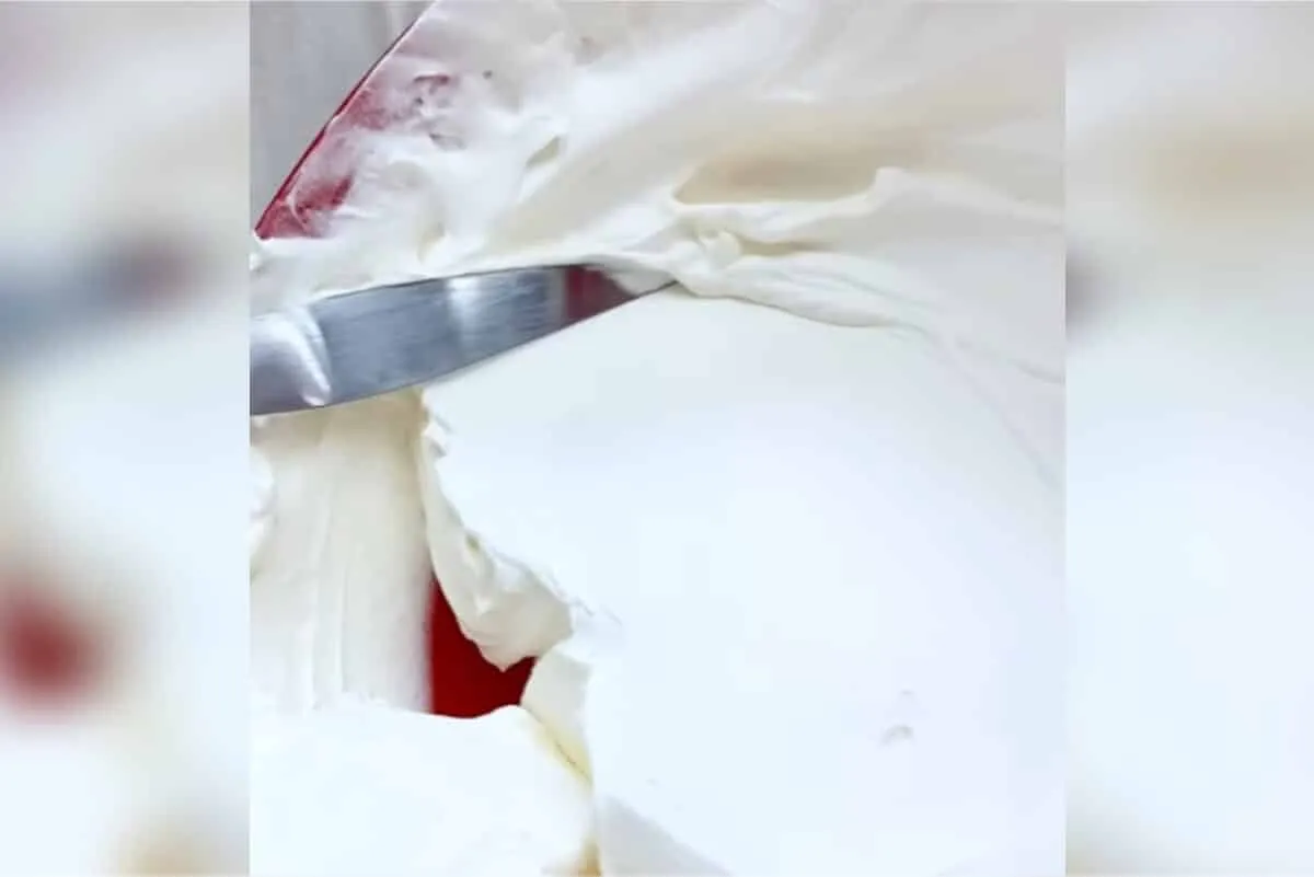 Chantilly perfeito: descubra porque o seu nunca dá certo e como fazer ele ficar firme e delicioso