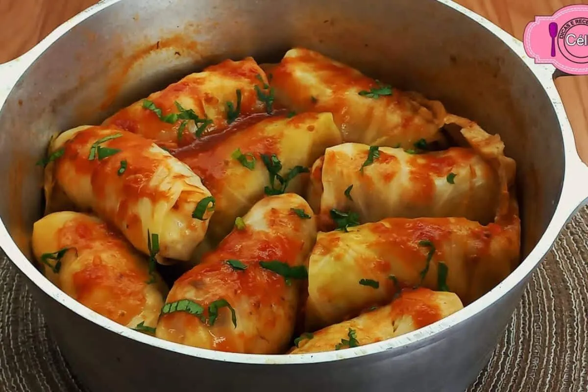 Charuto de repolho, um prato clássico de um jeito muito simples que fica super saboroso