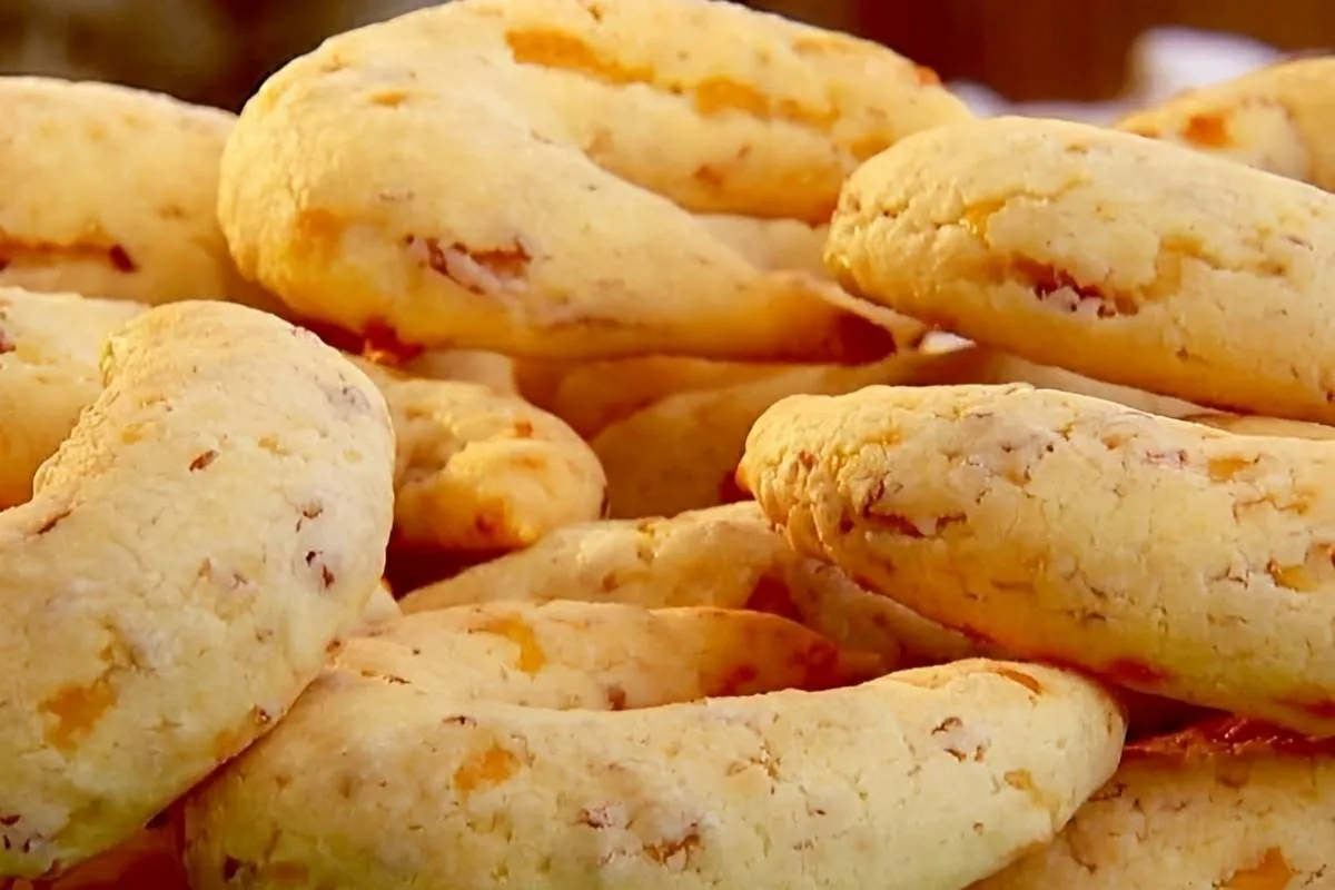 Chipa caseira de queijo uma receita fácil e deliciosa para fazer e comer ou também congelar