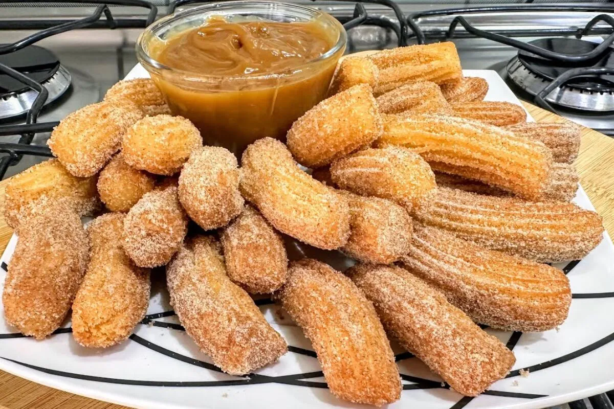 Churros caseiro: veja como fazer essa delícia de um jeito muito fácil e sem segredos