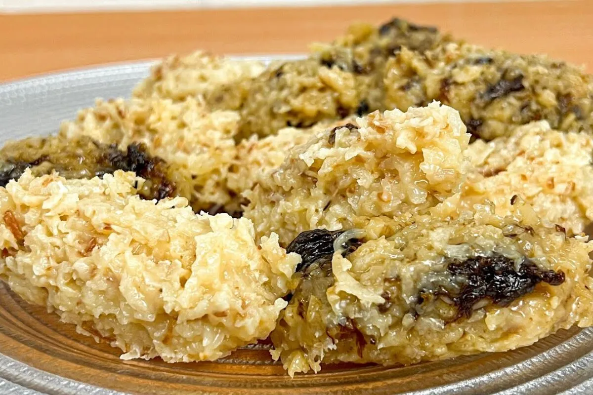 Cocada de frigideira sequinha por fora e cremosa por dentro, sobremesa rápida e deliciosa