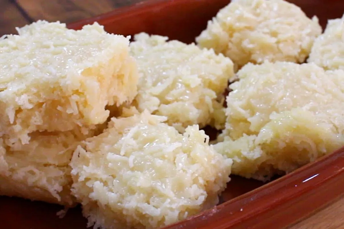 Cocada de milho verde cremosa e deliciosa, derrete na boca de tão boa
