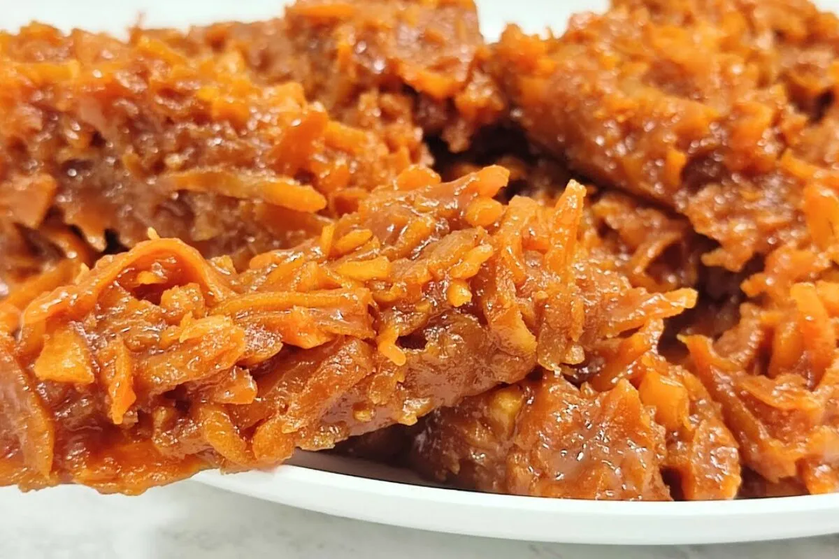 Cocada preta cremosa e deliciosa, perfeita para adoçar o seu dia