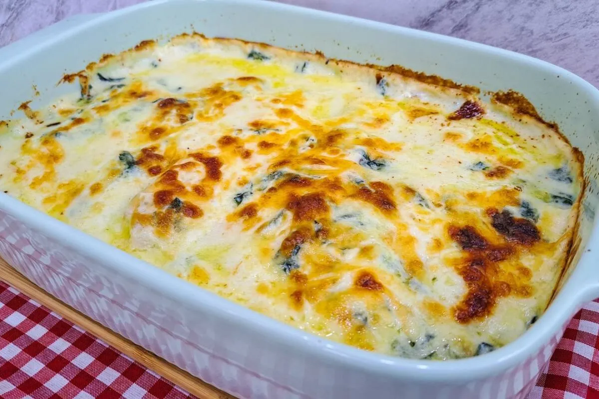 Com essa receita de peixe gratinado com batatas você vai arrasar no almoço de páscoa
