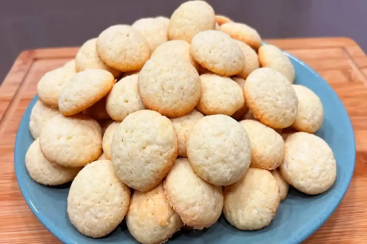Como fazer bolachinha de coco que desmancha na boca com ingredientes simples e baratos