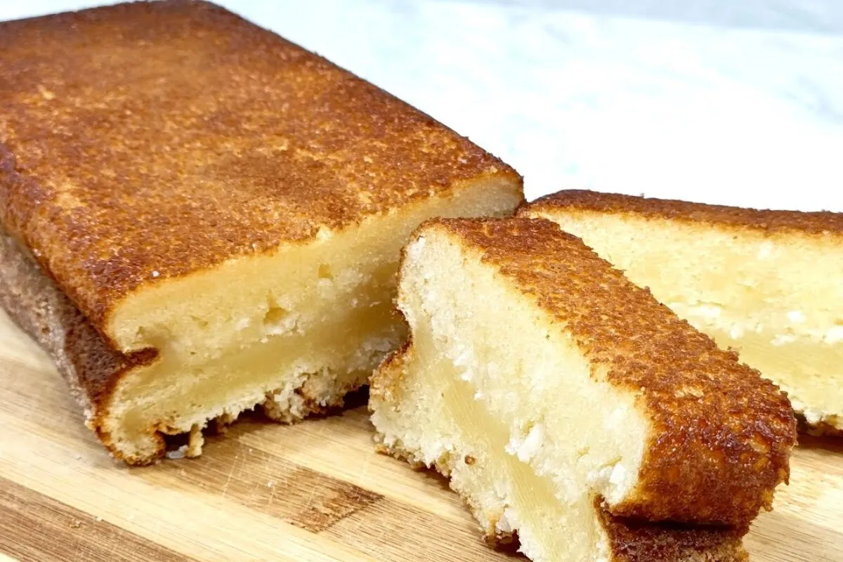 Como fazer bolo mole de coco com aquela textura cremosa irresistível que derrete na boca a cada pedaço