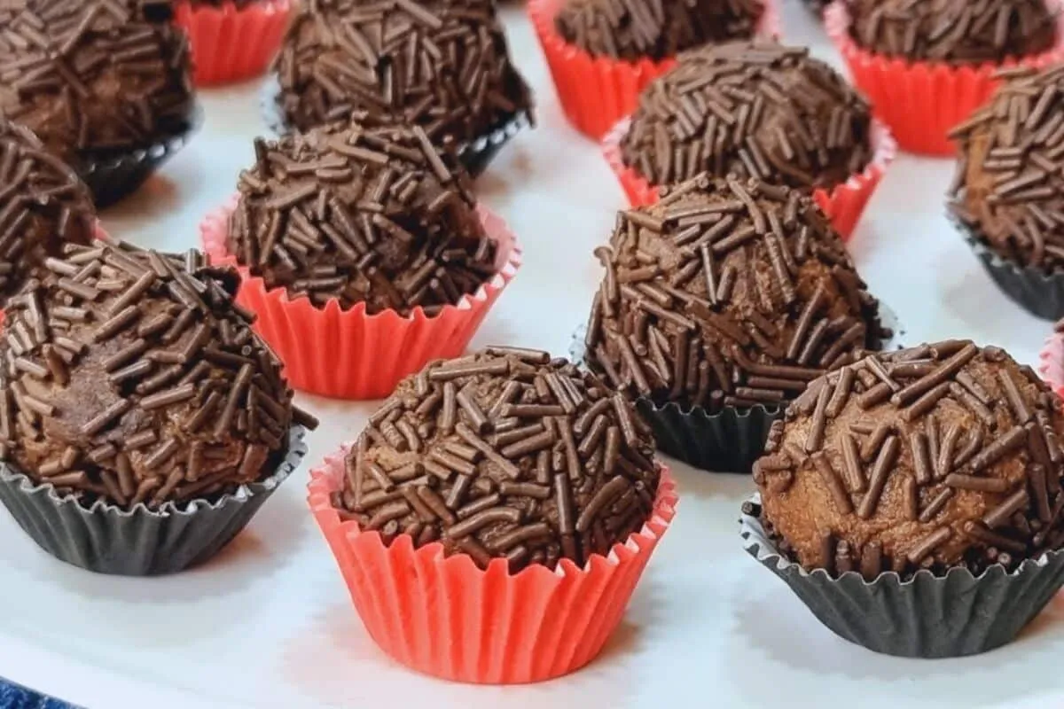 Como fazer brigadeiro sem açúcar para você comer na sobremesa ou na sua festinha