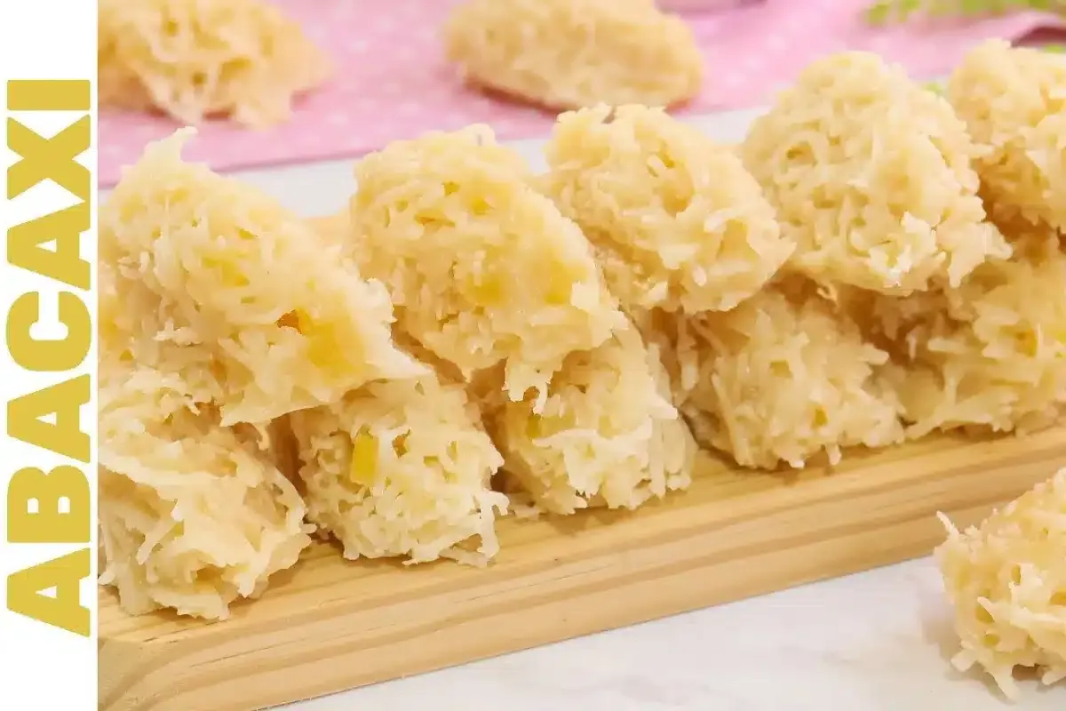 Como fazer cocada de abacaxi cremosa e macia que desmancha na boca