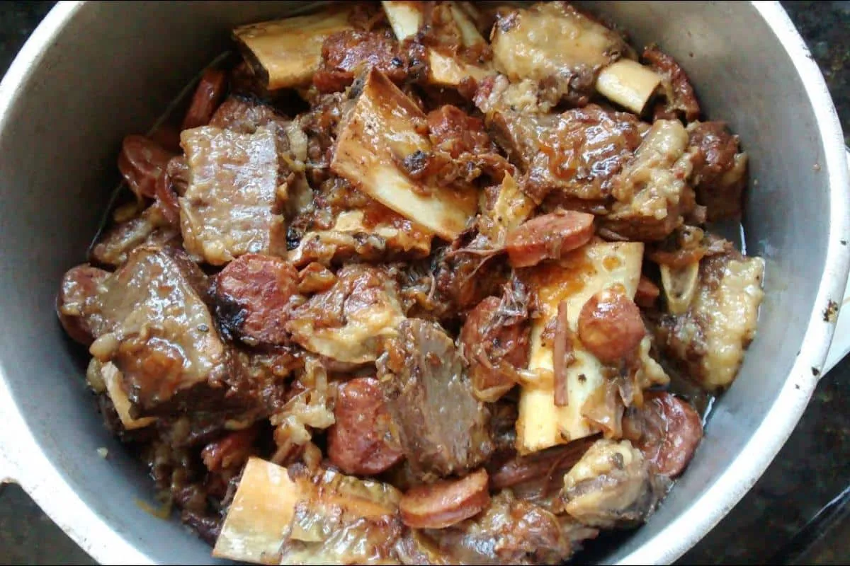 Como fazer costela na panela de pressão que desmancha e solta do osso