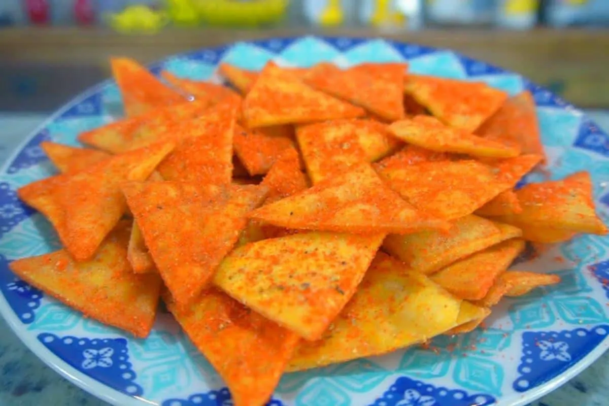 Como fazer doritos caseiro: fica gostoso e bem mais barato que o comprado no mercado