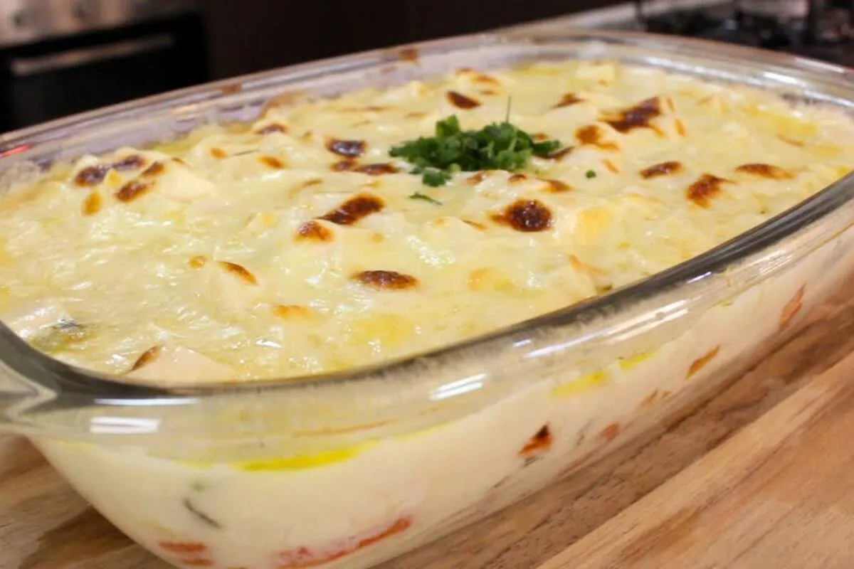 Como fazer filé de tilápia ao molho cremoso no forno para o almoço de domingo de páscoa